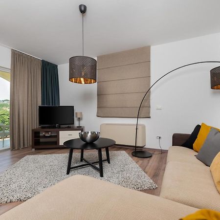 Villa Vires 라빈 외부 사진