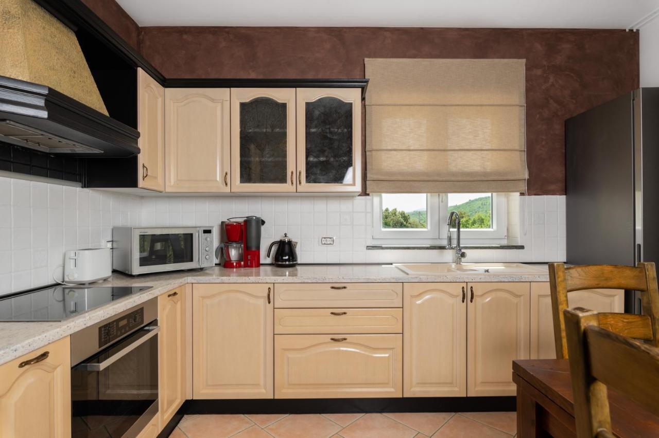 Villa Vires 라빈 외부 사진