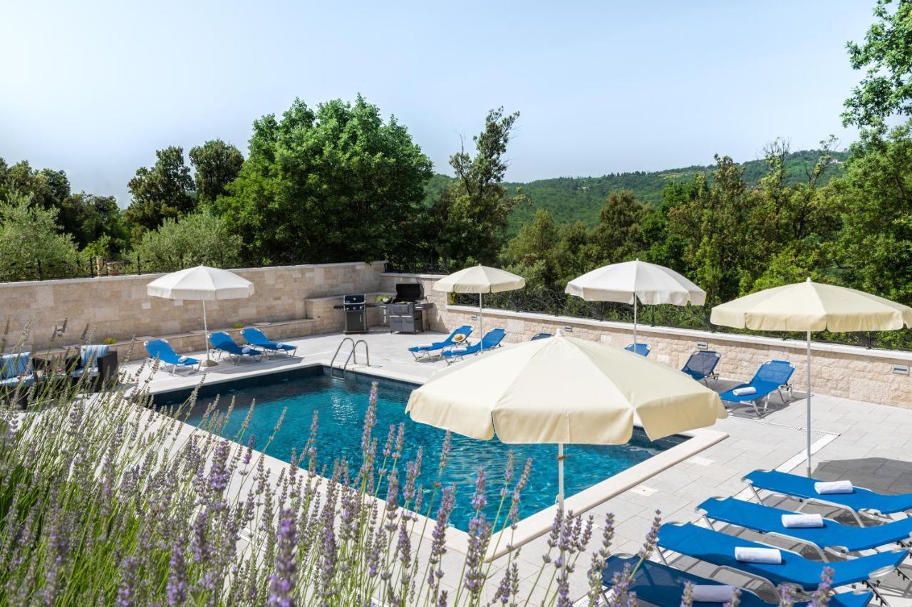 Villa Vires 라빈 외부 사진