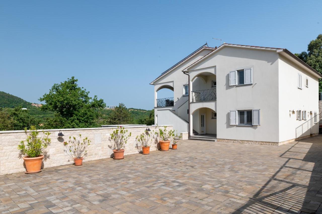 Villa Vires 라빈 외부 사진