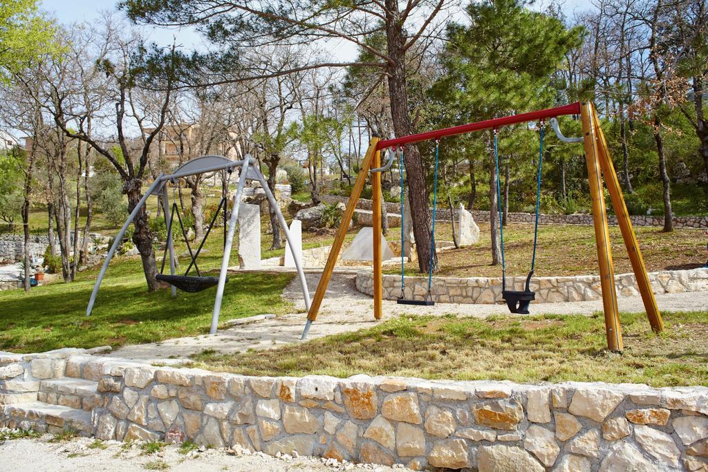 Villa Vires 라빈 외부 사진