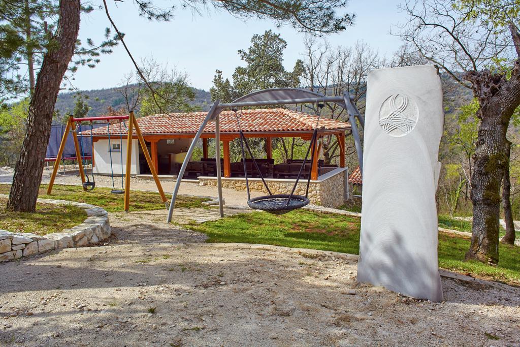Villa Vires 라빈 외부 사진